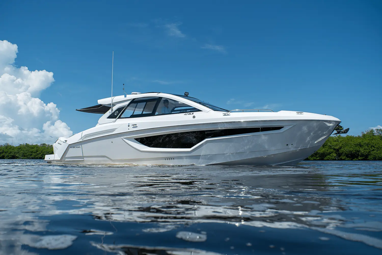 Cruisers Yachts 42 GLS OB