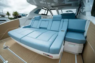 Thumbnail von Cruisers Yachts 42 GLS OB
