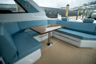 Thumbnail von Cruisers Yachts 42 GLS OB