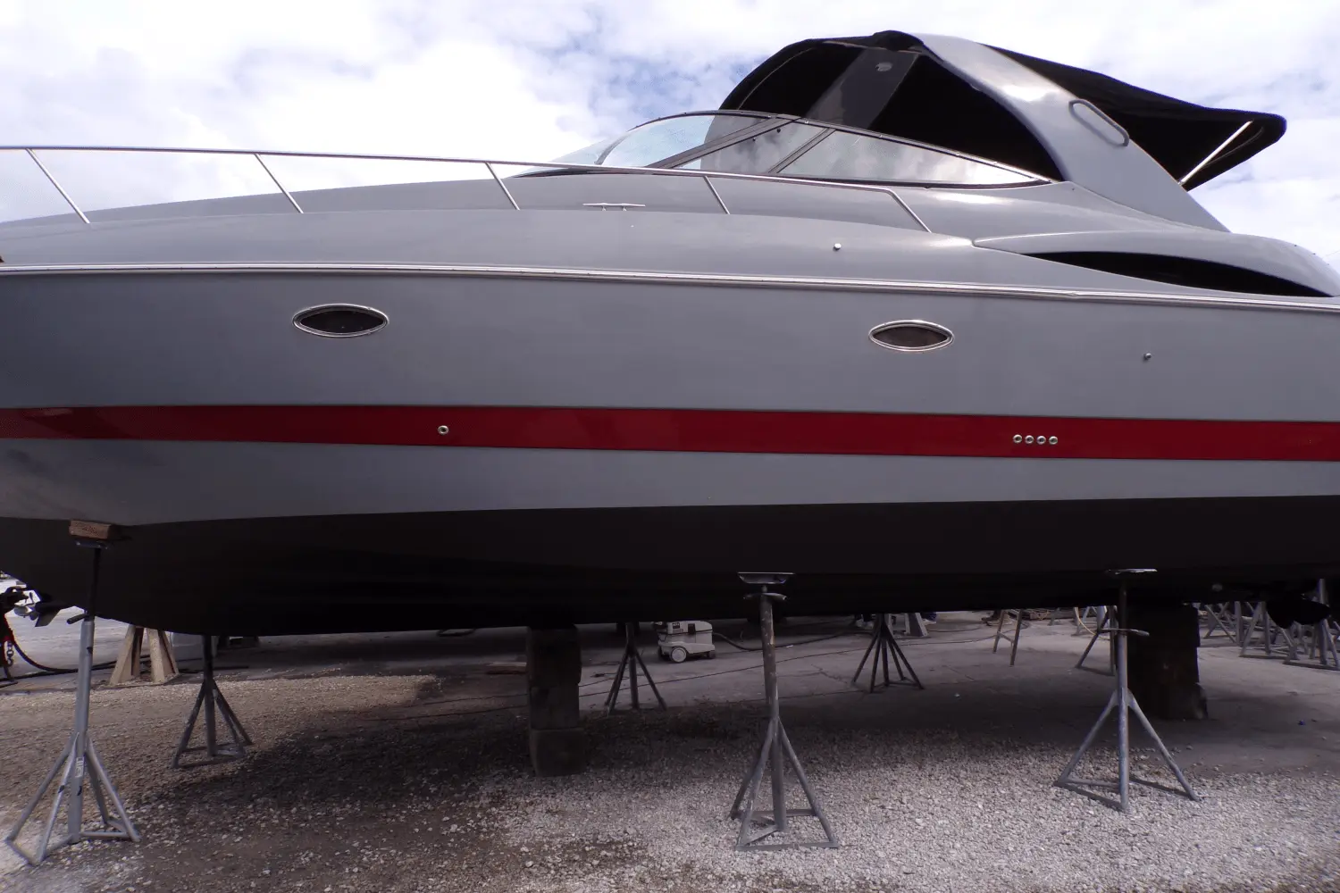 Cruisers Yachts 370 Express