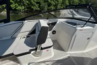 Thumbnail von Sea Ray SPX 210