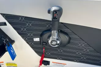 Thumbnail von Sea Ray SPX 210