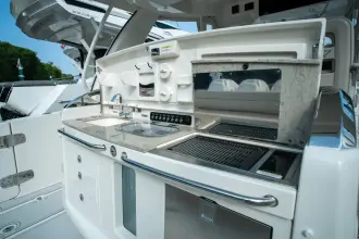 Thumbnail von Boston Whaler 420 Outrage