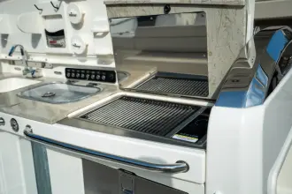 Thumbnail von Boston Whaler 420 Outrage