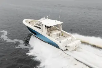 Thumbnail von Boston Whaler 420 Outrage