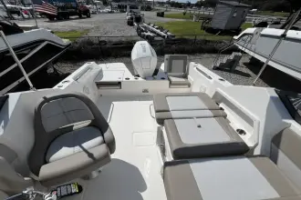 Thumbnail von Boston Whaler 210 Vantage