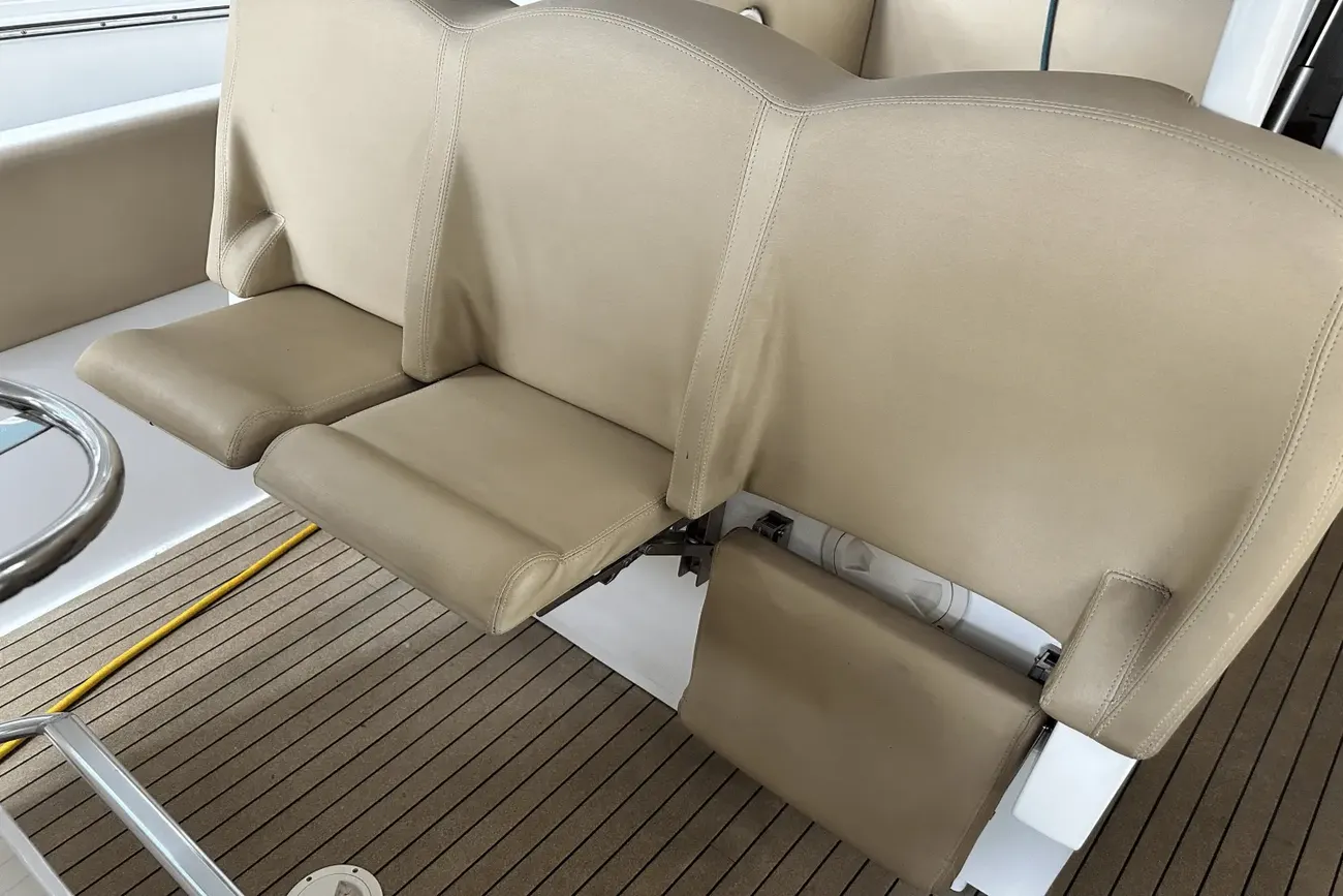 Thumbnail von Nautica International 44 Express