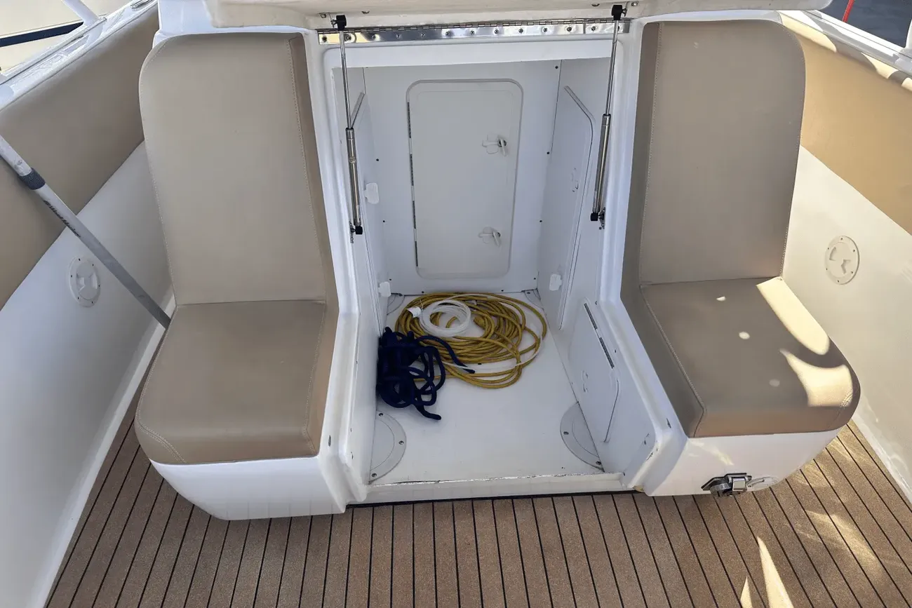 Thumbnail von Nautica International 44 Express