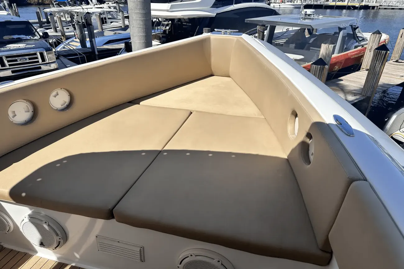 Thumbnail von Nautica International 44 Express