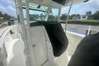 Thumbnail von Boston Whaler 370 Outrage