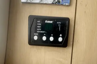 Thumbnail von Boston Whaler 370 Outrage