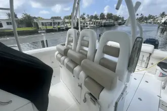Thumbnail von Boston Whaler 370 Outrage