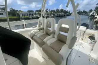 Thumbnail von Boston Whaler 370 Outrage