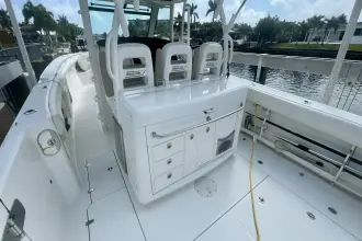 Thumbnail von Boston Whaler 370 Outrage