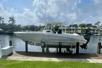 Thumbnail von Boston Whaler 370 Outrage