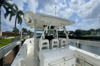 Thumbnail von Boston Whaler 370 Outrage