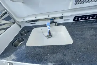 Thumbnail von Boston Whaler 420 Outrage