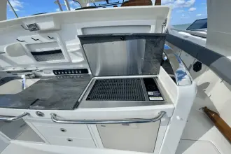 Thumbnail von Boston Whaler 420 Outrage