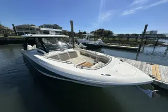 Thumbnail von Boston Whaler 350 Realm