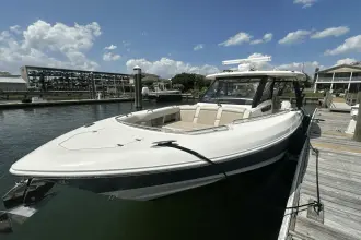 Thumbnail von Boston Whaler 350 Realm