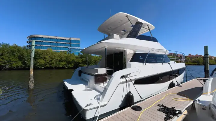 Aquila 42 Yacht