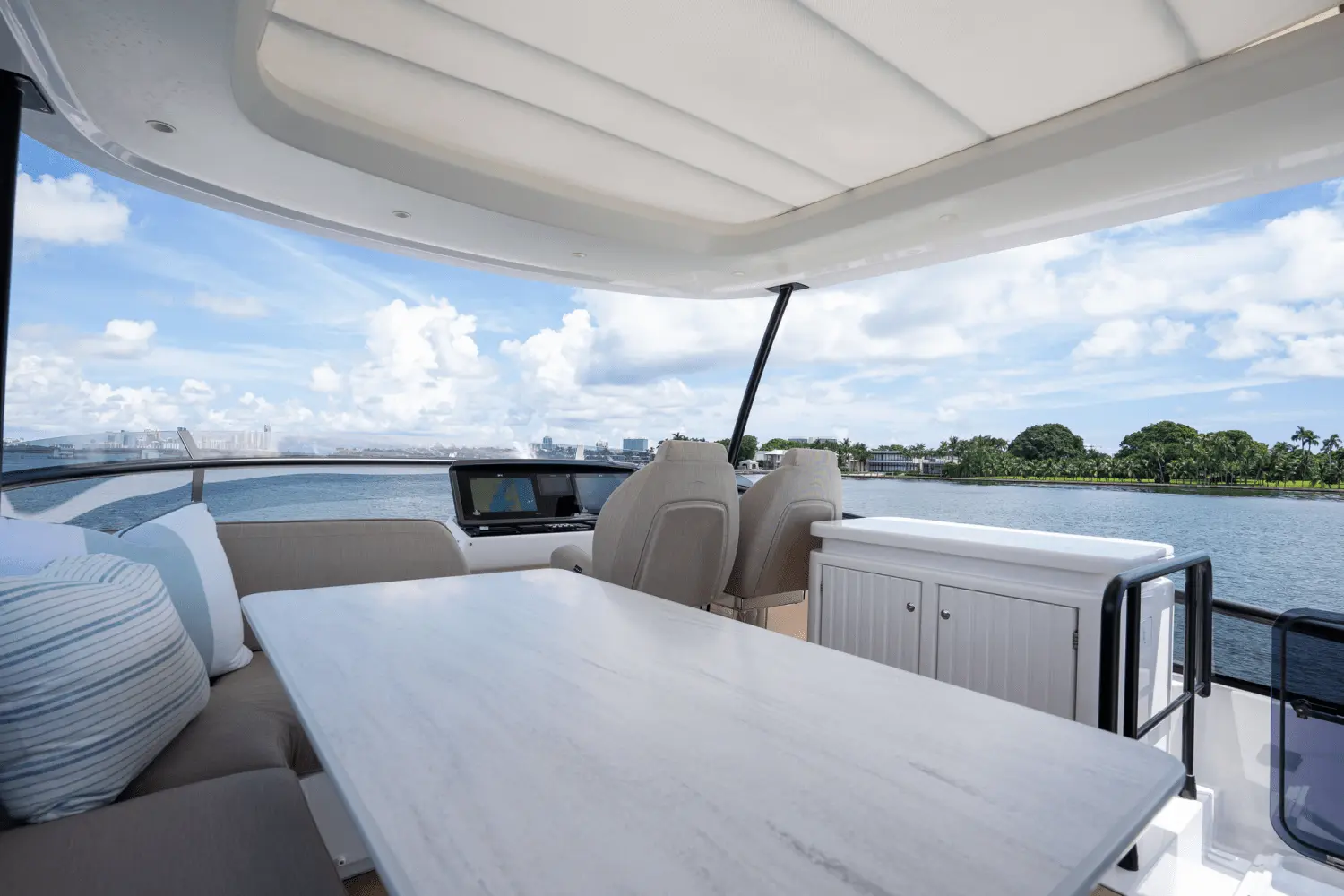 Thumbnail von Azimut 60