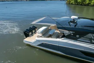 Thumbnail von Cruisers Yachts 50 GLS OB