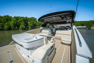 Thumbnail von Cruisers Yachts 50 GLS OB