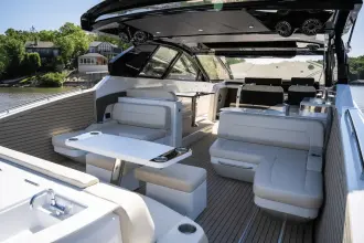 Thumbnail von Cruisers Yachts 50 GLS OB