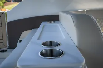 Thumbnail von Cruisers Yachts 50 GLS OB