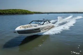 Thumbnail von Cruisers Yachts 50 GLS OB