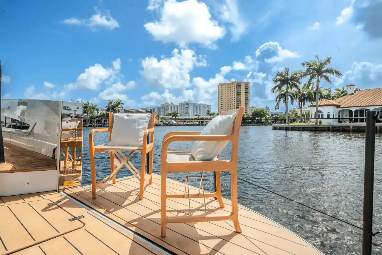 Thumbnail von Azimut Seadeck 6