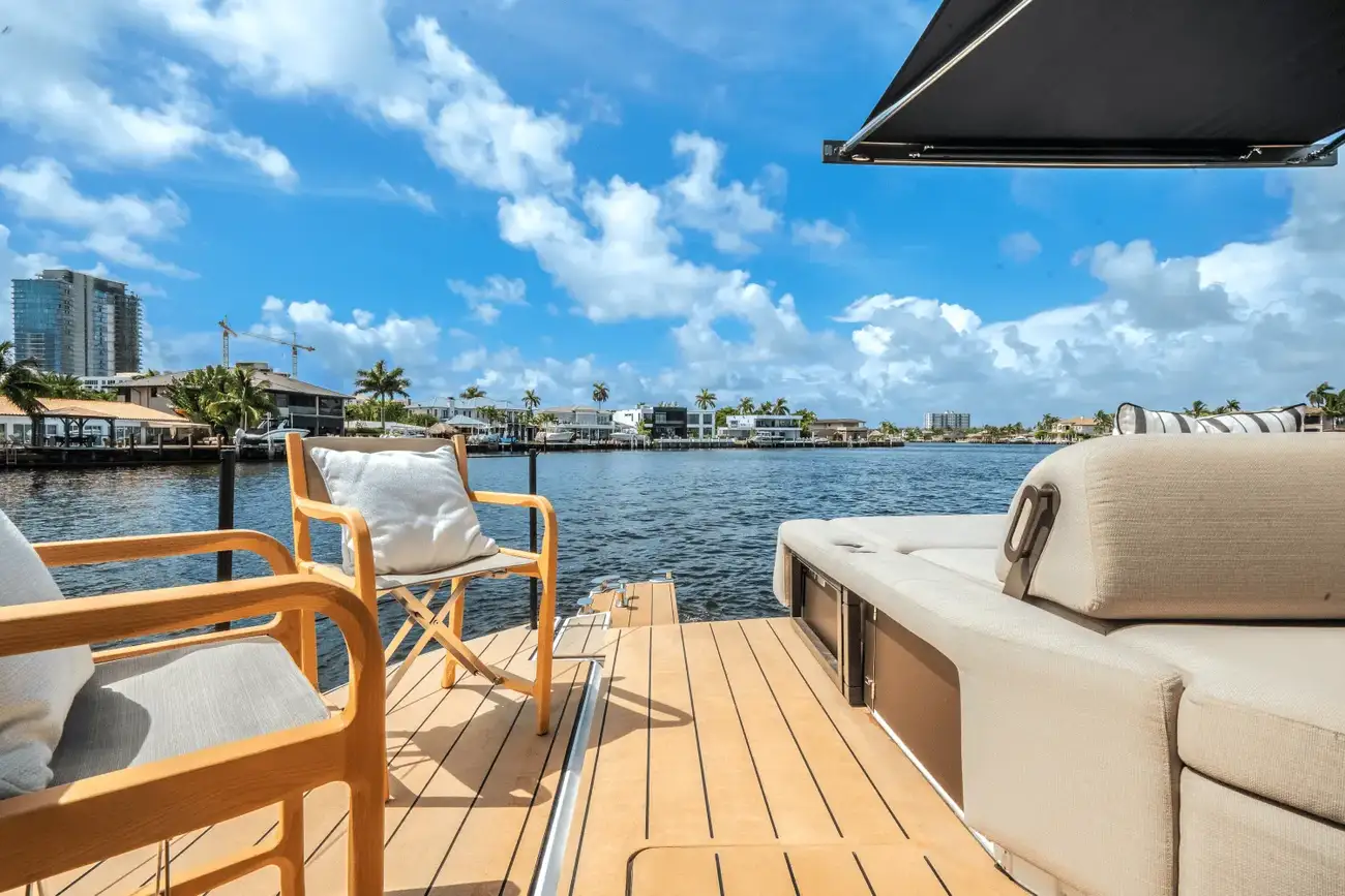 Thumbnail von Azimut Seadeck 6