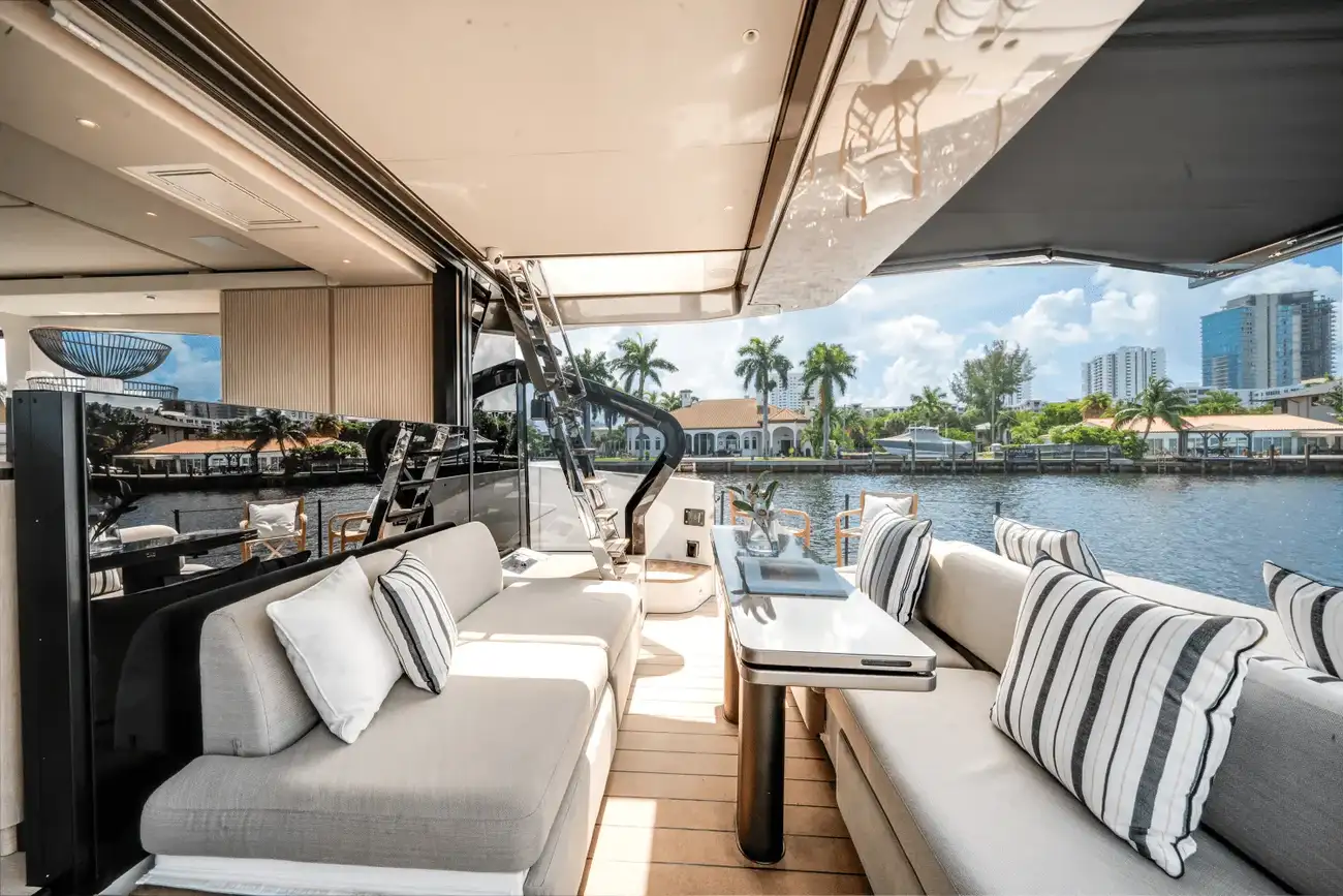 Thumbnail von Azimut Seadeck 6