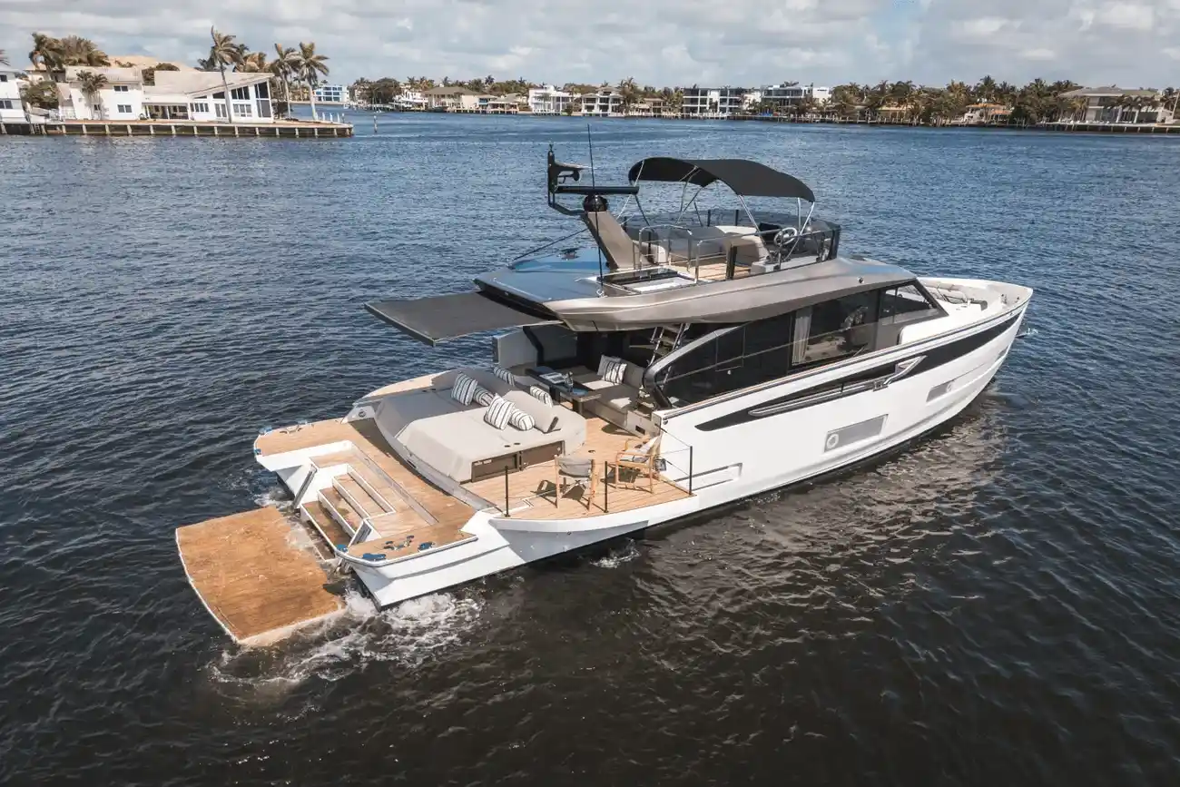 Thumbnail von Azimut Seadeck 6