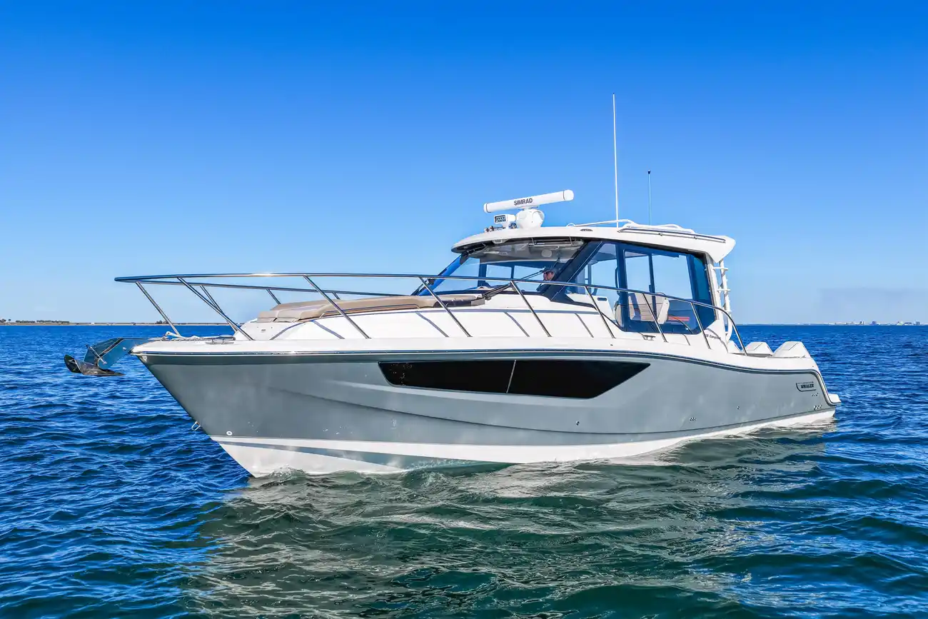 Boston Whaler 360 Outrage