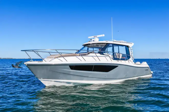 Boston Whaler 360 Outrage