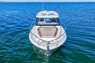 Thumbnail von Boston Whaler 360 Outrage