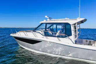 Thumbnail von Boston Whaler 360 Outrage