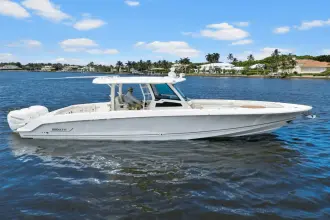 Thumbnail von Boston Whaler 380 Outrage