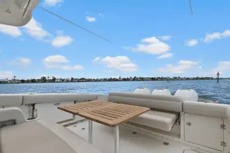 Thumbnail von Boston Whaler 380 Outrage