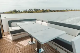 Thumbnail von Galeon 550 FLY