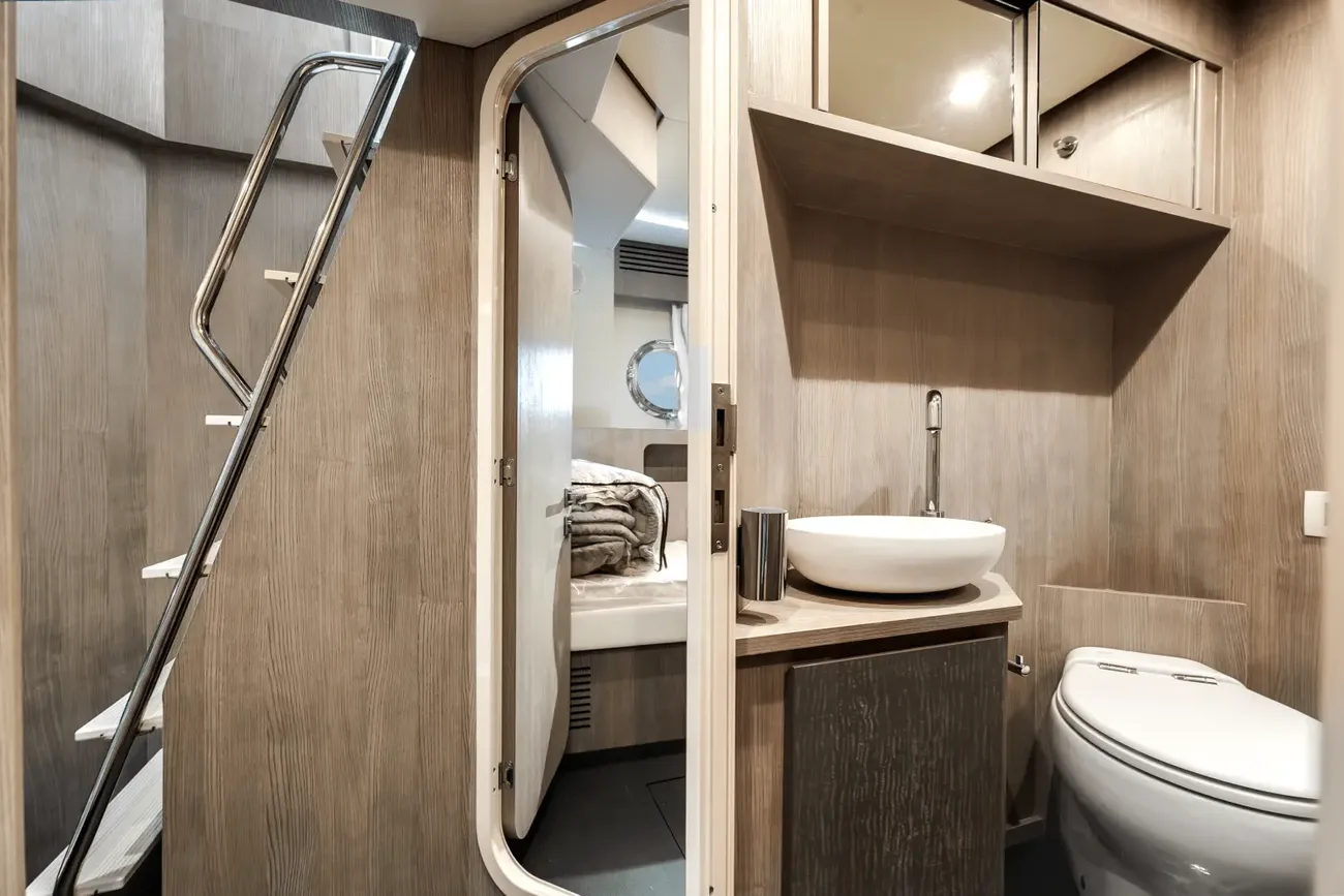 Thumbnail von Azimut S8