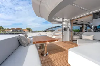 Thumbnail von Azimut S8