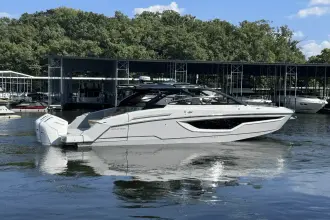 Thumbnail von Cruisers Yachts 42 GLS OB