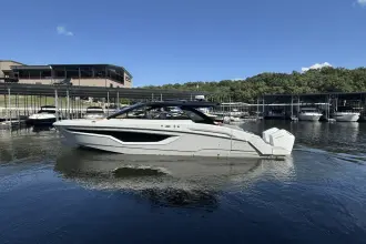 Thumbnail von Cruisers Yachts 42 GLS OB