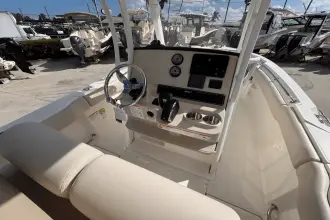 Thumbnail von Boston Whaler 230 Outrage