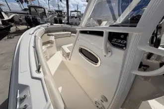 Thumbnail von Boston Whaler 230 Outrage