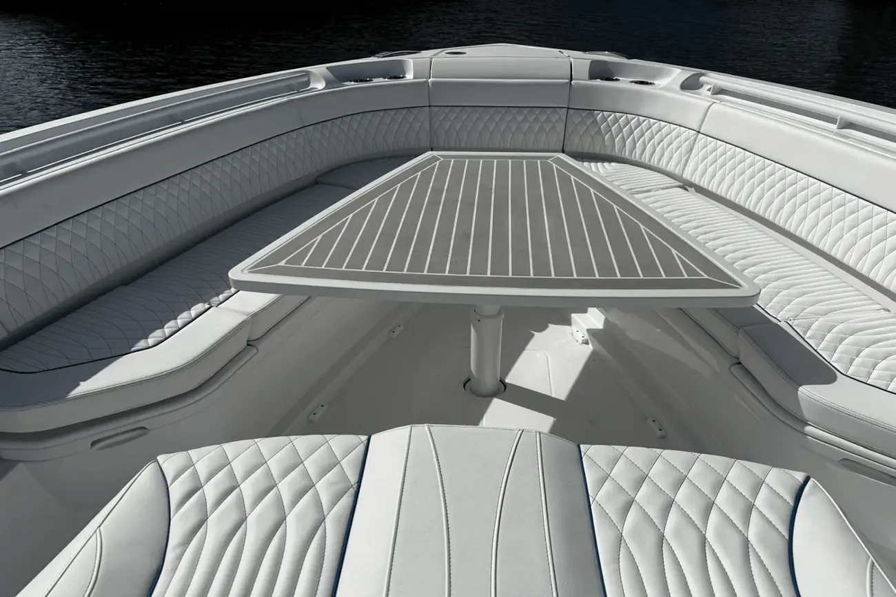 Thumbnail von Intrepid 41 Panacea