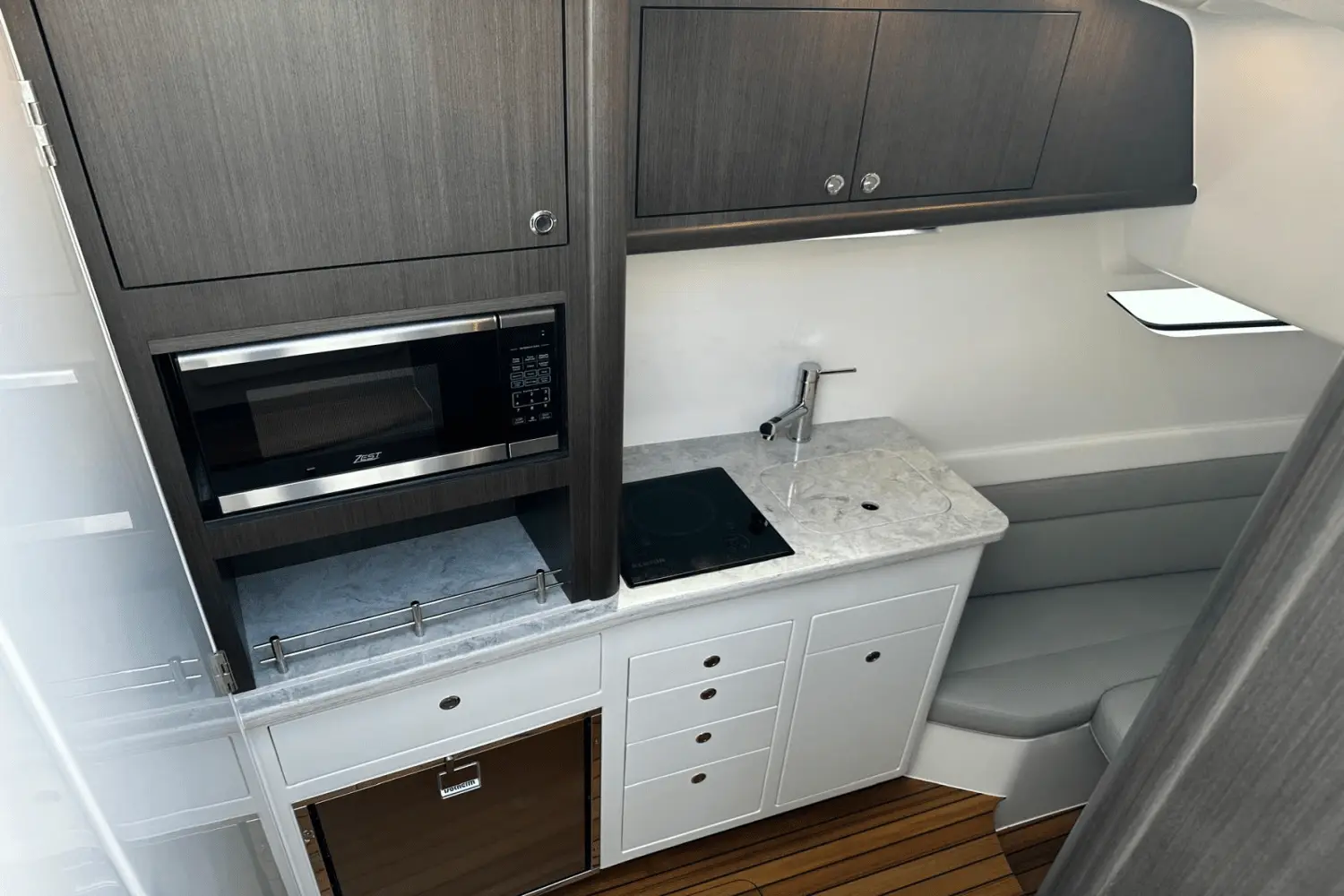 Thumbnail von Intrepid 41 Panacea